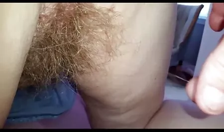 دیلن دشوار سوپر پسر ومادر می شود و کمی مرغ و شوخی