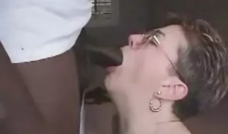 بسیاری فیلم سوپر مادر بزرگ از غارها و تخت گرم زن