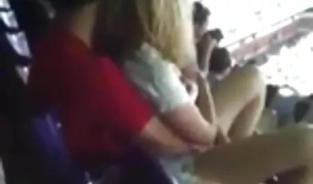 هند جذاب کوچک فیلم سوپر مادر فرزند پگی G. V. سند